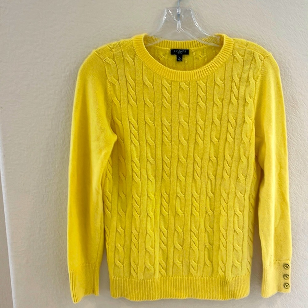 Sweater, 30% lambs wool.